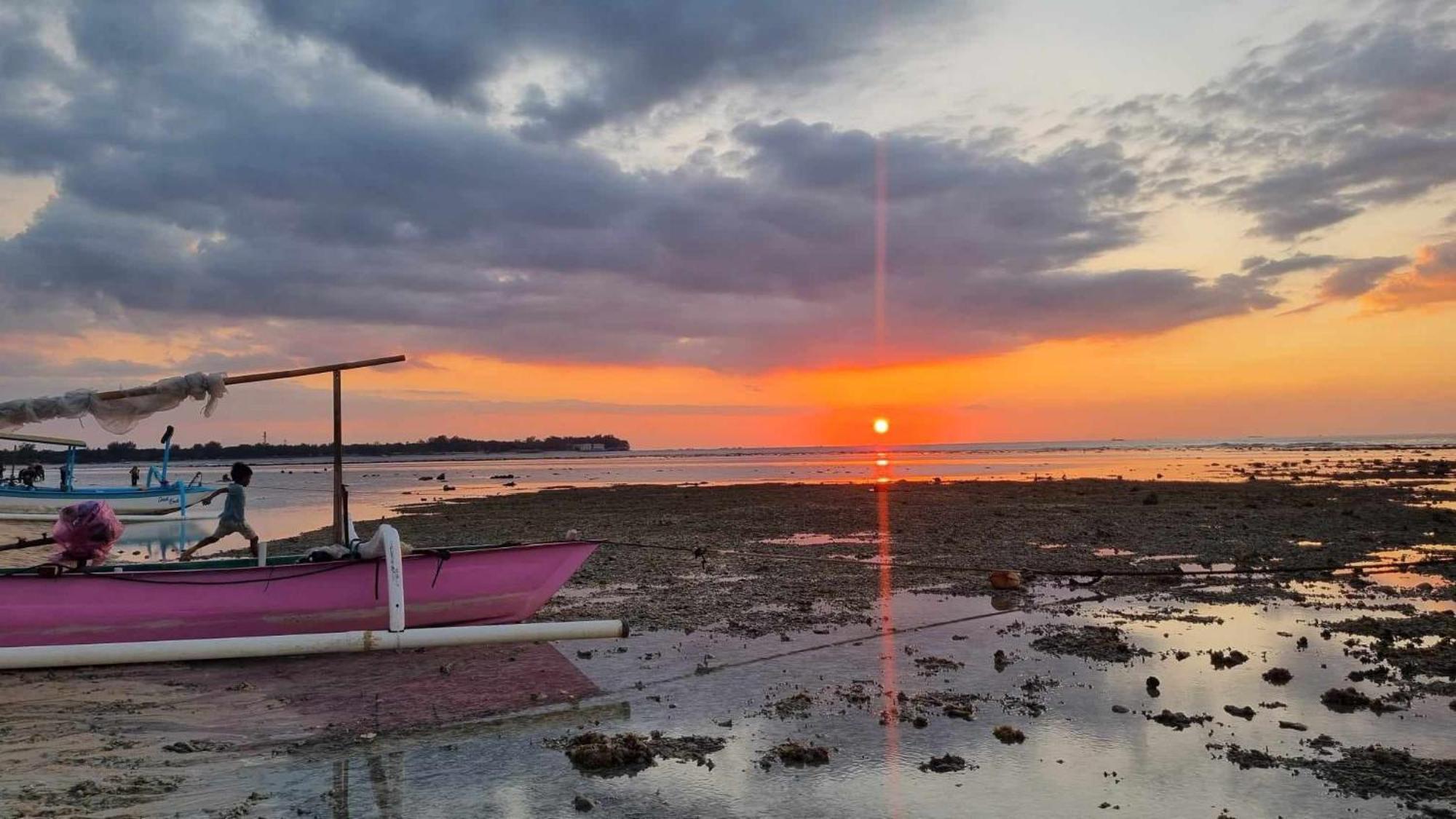 Uncle Hippie'S Dream Hostel Gili Meno Exterior photo