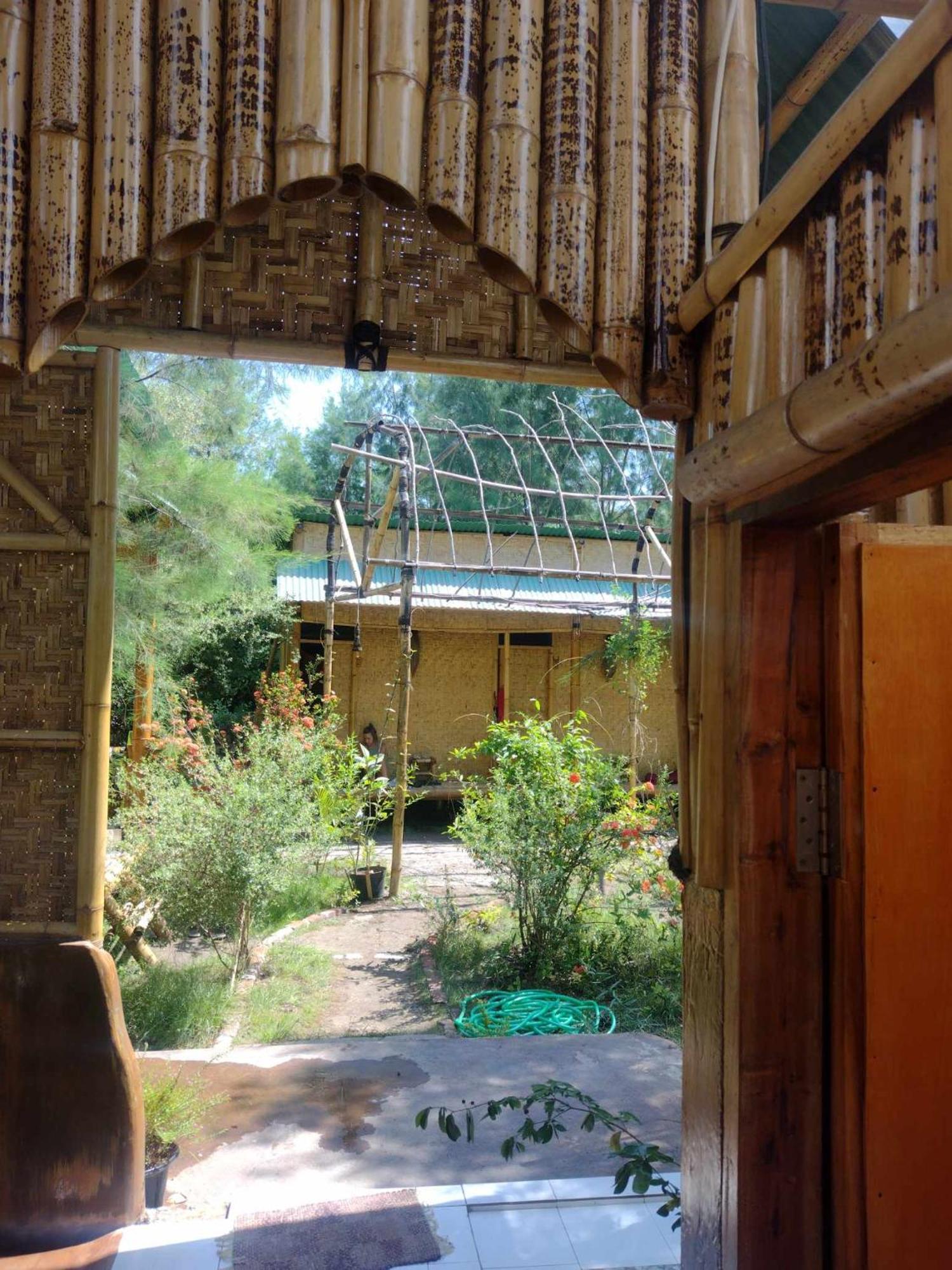 Uncle Hippie'S Dream Hostel Gili Meno Exterior photo
