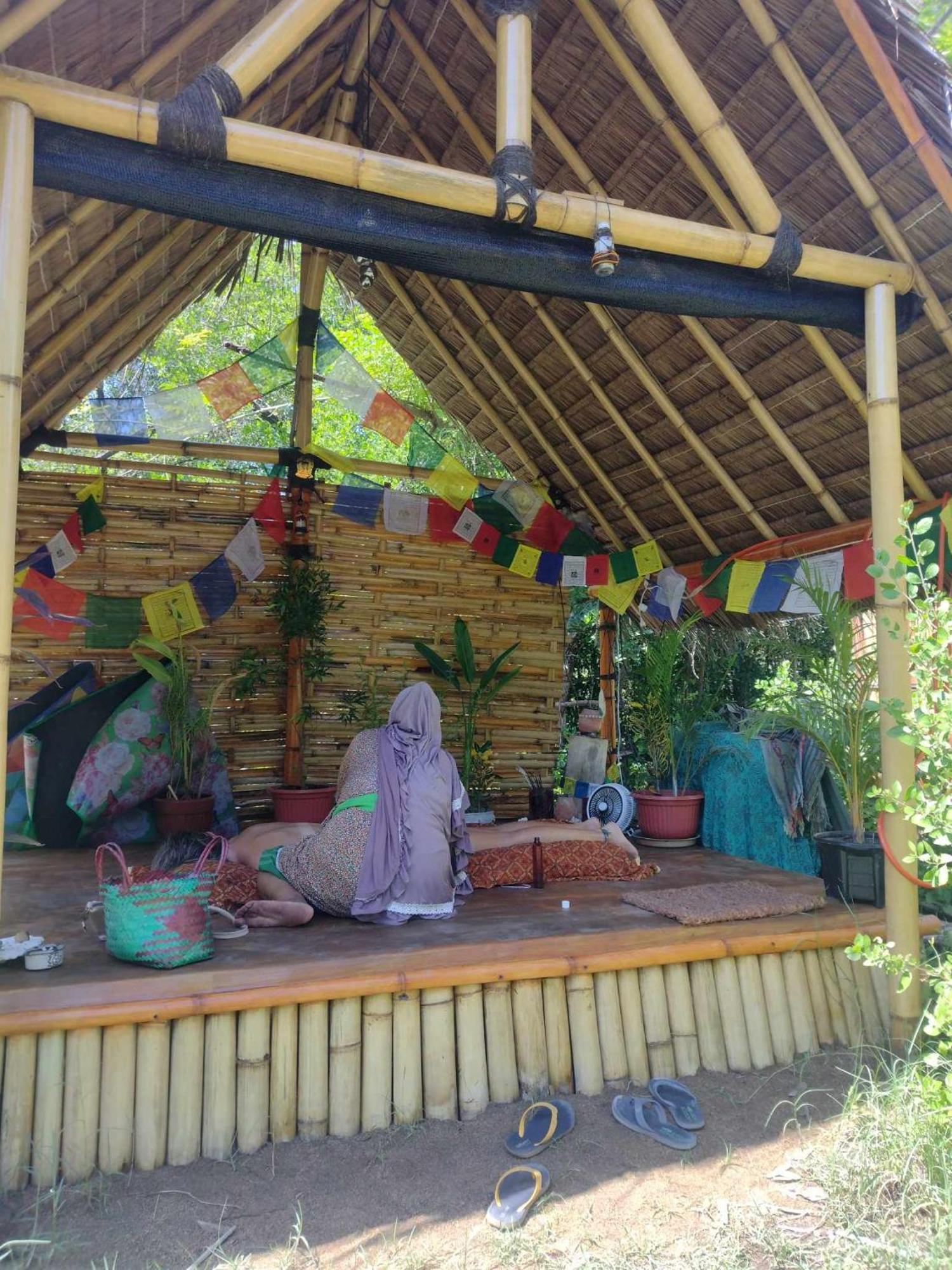Uncle Hippie'S Dream Hostel Gili Meno Exterior photo