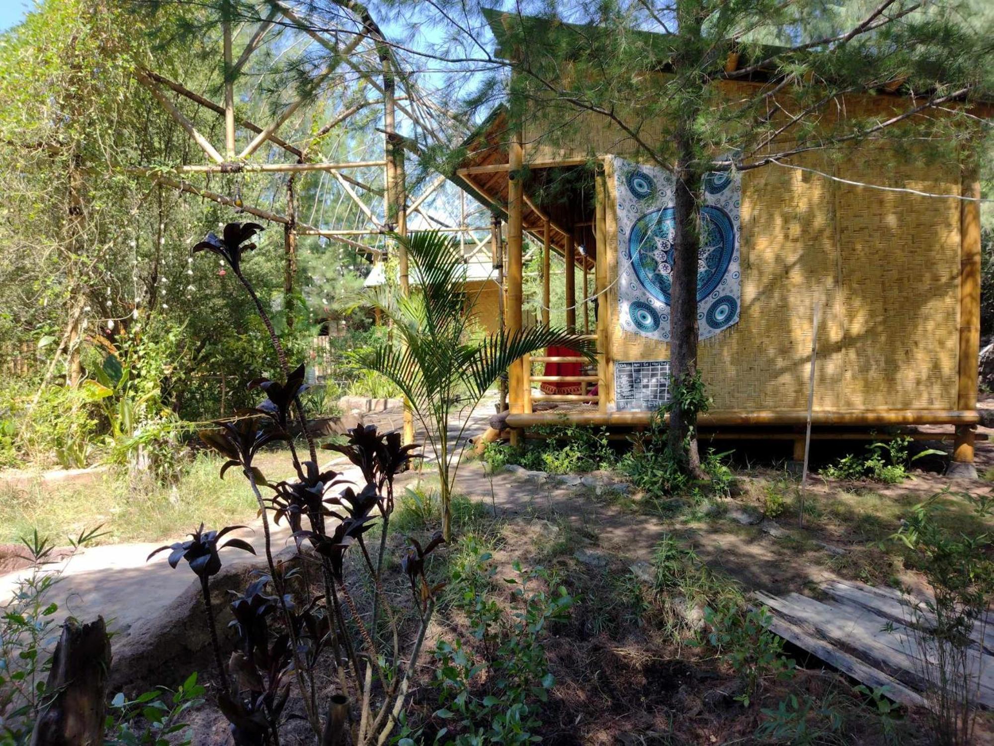 Uncle Hippie'S Dream Hostel Gili Meno Exterior photo