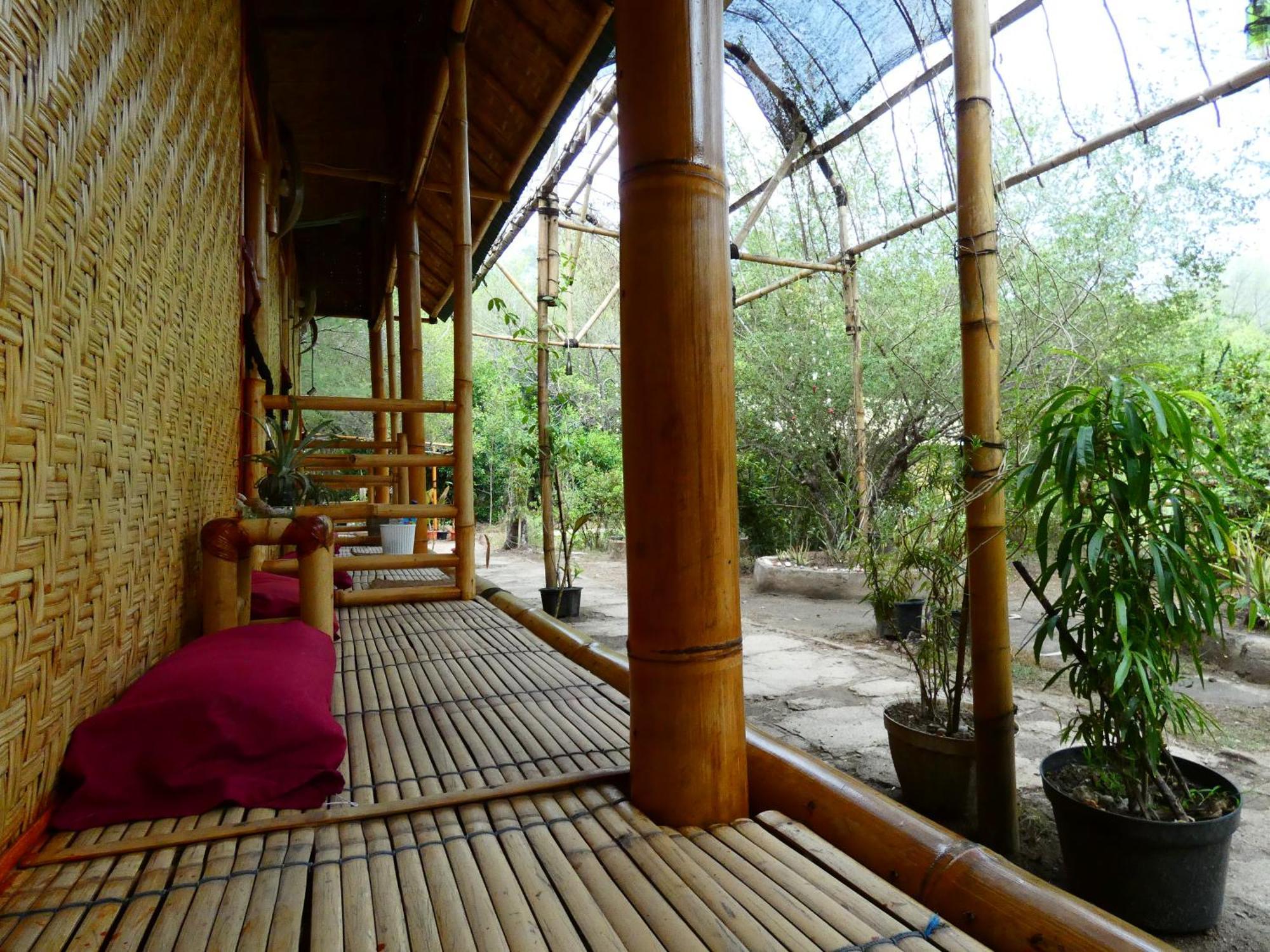 Uncle Hippie'S Dream Hostel Gili Meno Exterior photo